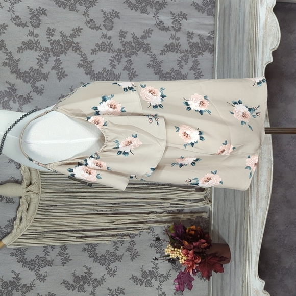 Torrid Floral Georgette Lace Up Cold Shoulder Top - Picture 5 of 11